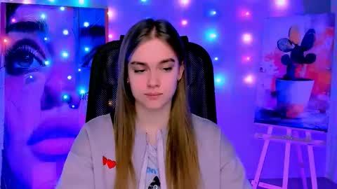 junewoods online show from January 12, 8:21 am