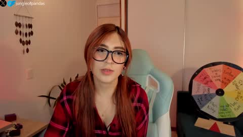 Snapshot of jungleofpandas chatting on January 10, 1:53 am Call me Sussy  online show from January 10, 1:53 am