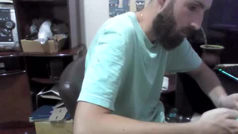 Snapshot of juniorextr_18_ chatting on December 28, 3:47 am juniorextr_18_ online show from December 28, 3:47 am