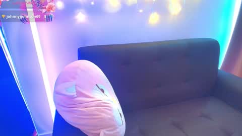 junovaughn online show from February 26, 3:21 am