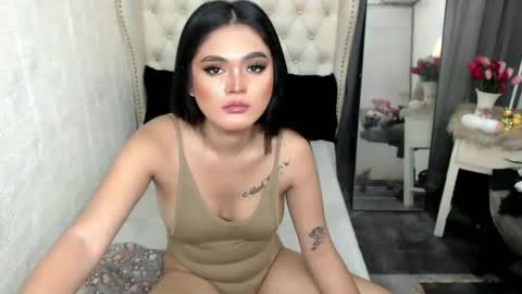 Snapshot of just_aleah chatting on February 5, 5:41 am MY IG aleahgomez17 online show from February 5, 5:41 am