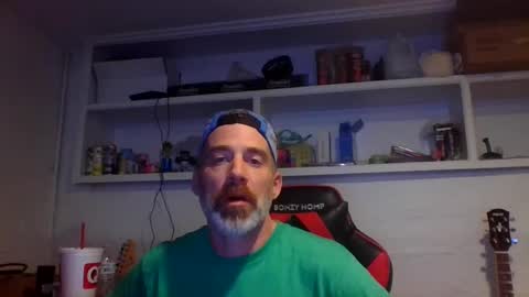 Snapshot of just_chillinwithya chatting on March 7, 9:07 am Your Zaddy online show from March 7, 9:07 am