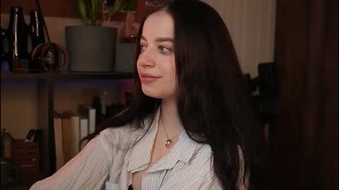 just_dakota_ online show from February 27, 8:51 am