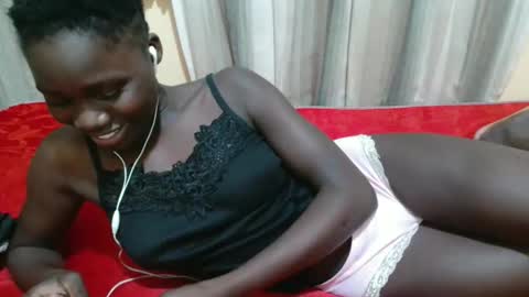 Snapshot of just_lyra chatting on September 15, 7:59 pm Lyra online show from September 15, 7:59 pm