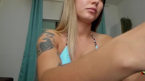 Chloe online show from June 13, 7:35 pm