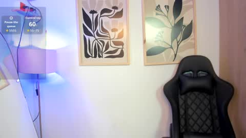 justin_payn14 online show from May 6, 12:22 pm