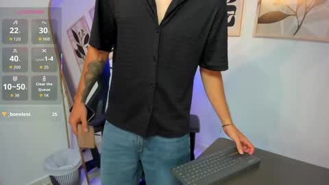 justin_payn14 online show from May 25, 2:34 pm