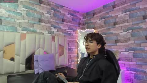  justin  online show from March 27, 11:33 am