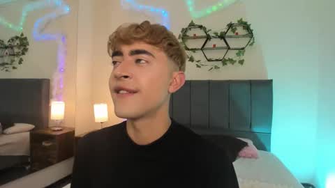 Justin online show from November 25, 11:20 am