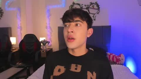 Justin online show from February 3, 11:25 am