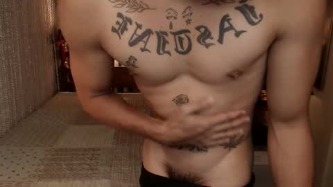 justine_hunk online show from May 10, 6:09 am