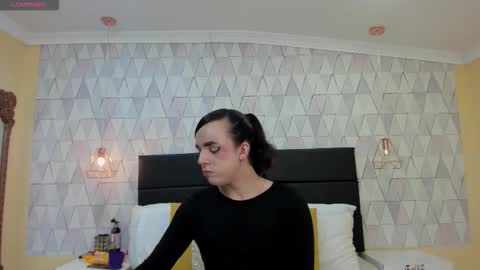 Snapshot of justineperry chatting on October 18, 5:00 am Justine online show from October 18, 5:00 am