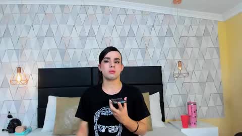 Justine online show from December 17, 7:48 am