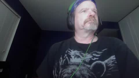 Snapshot of justmetool chatting on October 14, 7:44 am Tool online show from October 14, 7:44 am