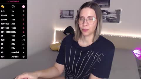 Julie online show from March 2, 4:50 am