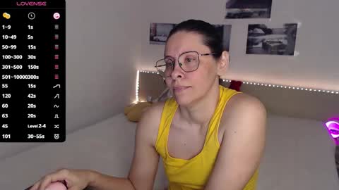 Julie online show from May 4, 4:30 am