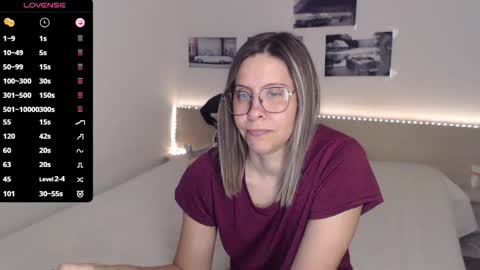 Julie online show from October 24, 4:13 am