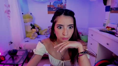 Mia online show from February 9, 7:37 am