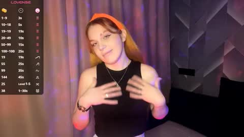 Lina online show from December 4, 8:19 pm