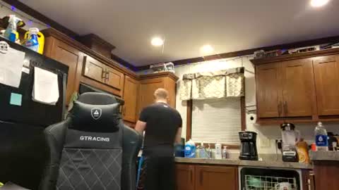 justus0624 online show from August 2, 4:14 am