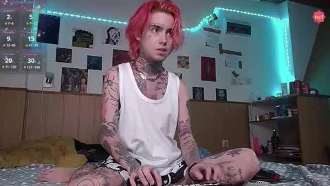 Snapshot of juuzou_kit chatting on September 8, 3:22 pm Juuzou hehim u can call me Juz online show from September 8, 3:22 pm