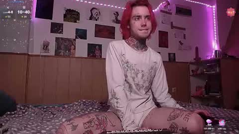 Snapshot of juuzou_kit chatting on October 4, 5:44 pm Juuzou hehim u can call me Juz online show from October 4, 5:44 pm