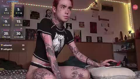 Snapshot of juuzou_kit chatting on September 21, 5:17 pm Juuzou hehim u can call me Juz online show from September 21, 5:17 pm