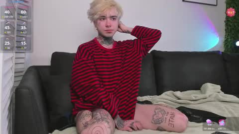 Snapshot of juuzou_kit chatting on March 2, 3:27 pm Juuzou hehim u can call me Juz online show from March 2, 3:27 pm