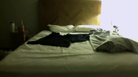 J and Sugar snap pea online show from September 17, 10:41 am