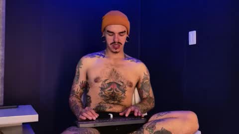 Snapshot of kaletattoos chatting on October 3, 11:51 am Kale online show from October 3, 11:51 am