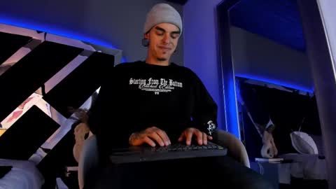 Snapshot of kaletattoos chatting on February 25, 2:58 am Kale online show from February 25, 2:58 am