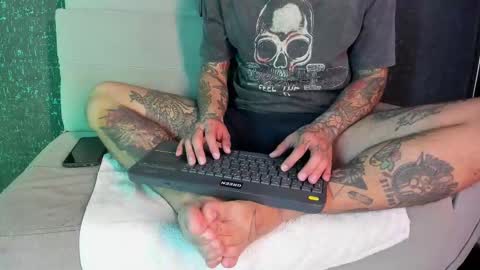 Snapshot of kaletattoos chatting on October 16, 11:21 am Kale online show from October 16, 11:21 am