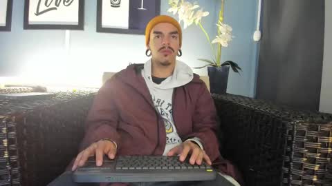 Snapshot of kaletattoos chatting on October 18, 11:36 am Kale online show from October 18, 11:36 am
