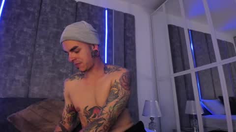 Snapshot of kaletattoos chatting on February 16, 12:52 am Kale online show from February 16, 12:52 am