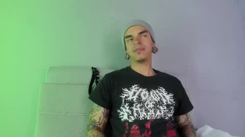 Snapshot of kaletattoos chatting on February 14, 2:50 am Kale online show from February 14, 2:50 am