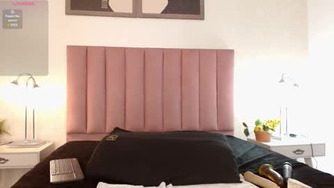 Kami online show from September 29, 9:03 pm