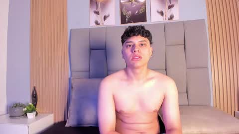 kandyfrees online show from October 4, 11:30 am