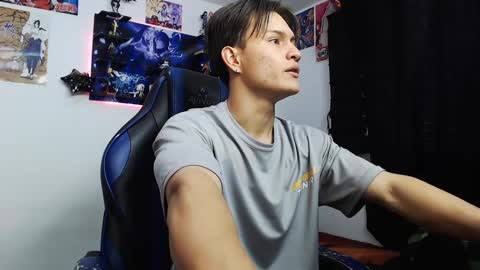 Snapshot of kanekixxxhot chatting on October 3, 4:26 pm andres online show from October 3, 4:26 pm