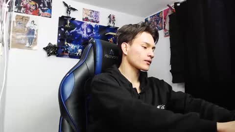 Snapshot of kanekixxxhot chatting on October 6, 12:56 pm andres online show from October 6, 12:56 pm