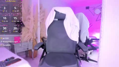 Karely online show from March 24, 3:29 pm