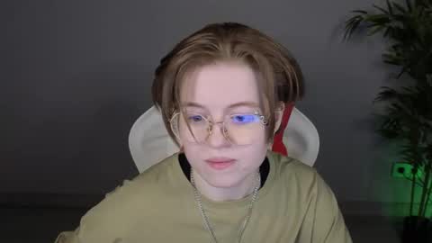 Karen online show from March 19, 8:53 am