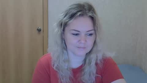 karennelsonx online show from May 26, 1:17 pm