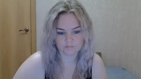 karennelsonx online show from September 11, 1:34 pm