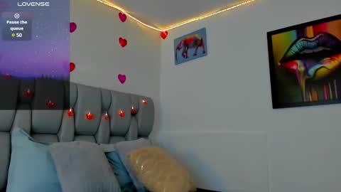 Snapshot of karin_grey69 chatting on March 4, 8:24 am Karin online show from March 4, 8:24 am