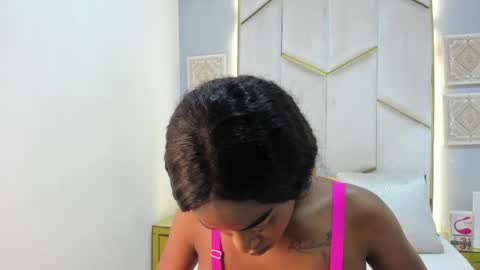 karinaacox online show from April 17, 1:24 pm