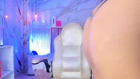 Snapshot of karinaadoll chatting on October 18, 8:13 pm Karina online show from October 18, 8:13 pm