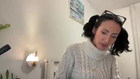 Snapshot of karinablair chatting on February 28, 4:42 pm Karina online show from February 28, 4:42 pm