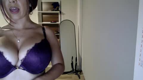 karinakummings online show from July 23, 2:20 am