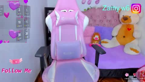 Snapshot of karla_cutee1 chatting on September 30, 5:18 am karla online show from September 30, 5:18 am