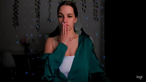 Snapshot of karla_lim chatting on February 15, 3:20 am karla_lim online show from February 15, 3:20 am